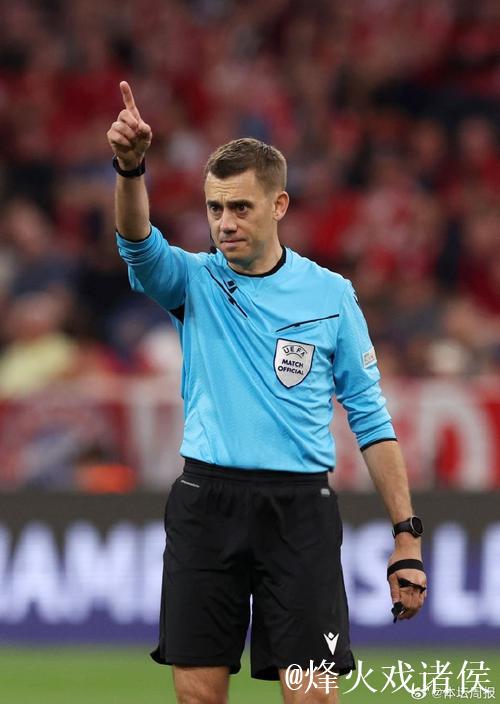 确定:法国著名裁判蒂尔潘将执法欧冠小组赛第六轮皇马对阵曼联比赛 确定:法国著名裁判蒂尔潘将执法欧冠小组赛第六轮皇马对阵曼联比赛