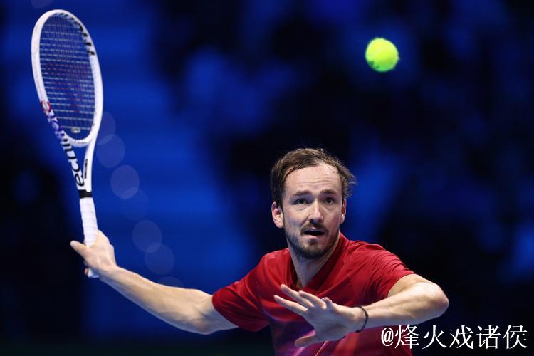 ATP总决赛梅德韦德夫首胜保出线希望 辛纳两连胜 ATP总决赛梅德韦德夫首胜保出线希望 辛纳两连胜