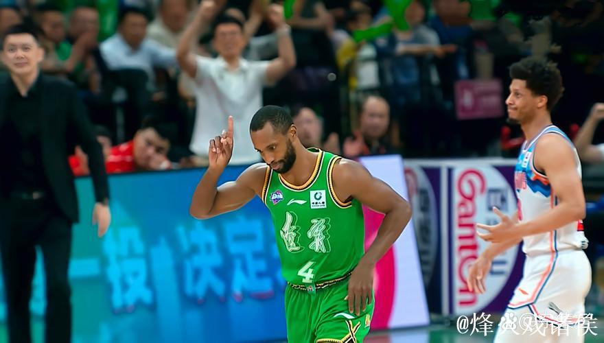 弗格34+10付豪18分 辽宁再胜新疆总比分2-0